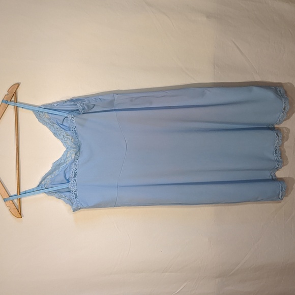 Vintage Van Raalte baby blue slip size 40 - Picture 3 of 6